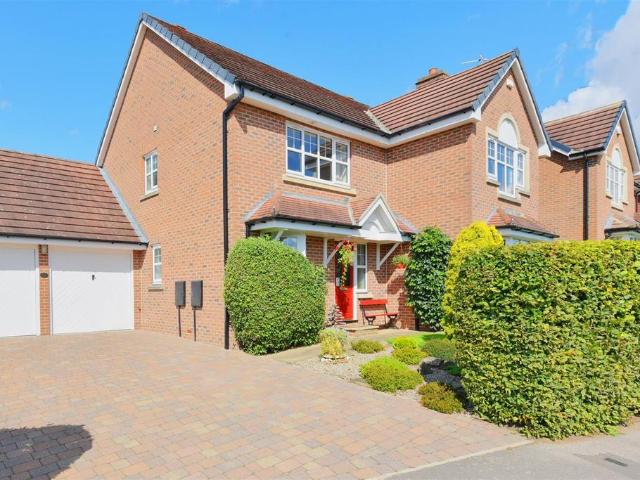 House for sale in Copmanthorpe, York