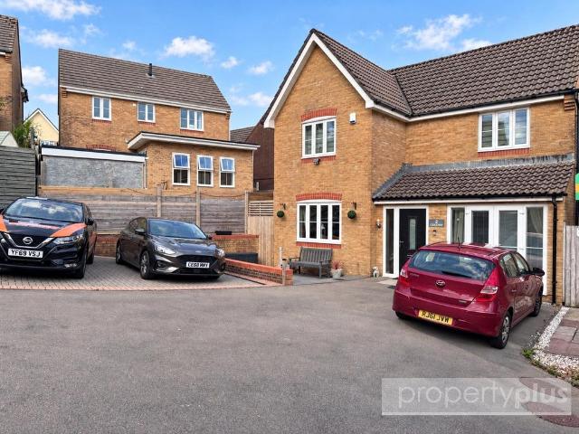 House for sale in Tonyrefail, Hendreforgan