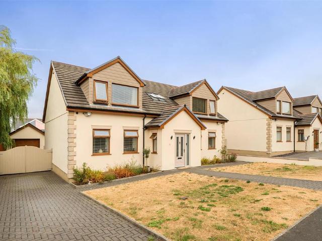 House for sale in Loughor, Wales
