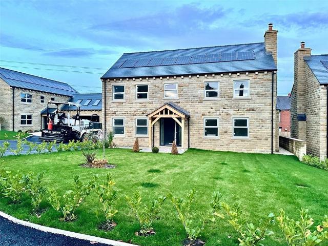 House for sale in Howden Clough, Batley