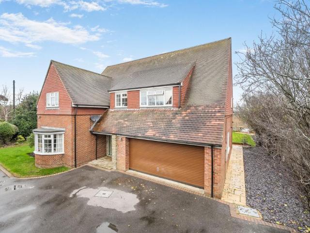 House for sale in Littlecote, West Sussex