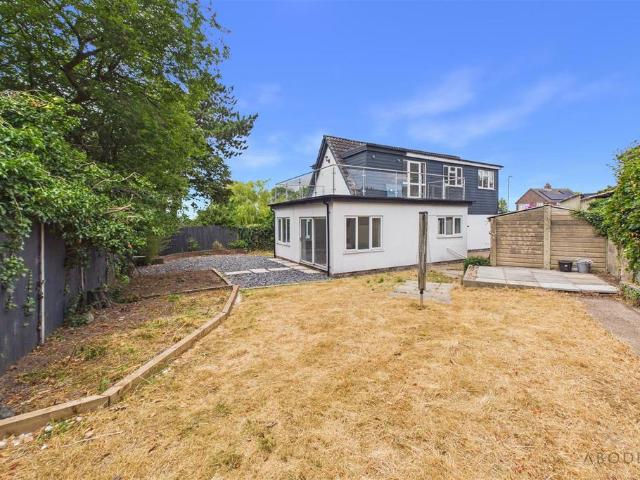 House for sale in Winshill, Beamhurst