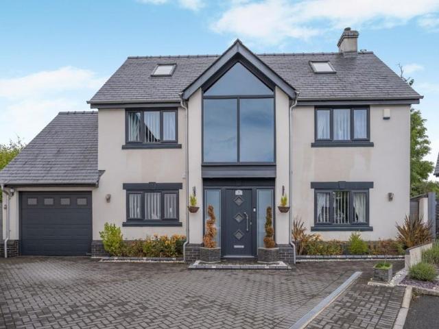 House for sale in Penperlleni, Wales