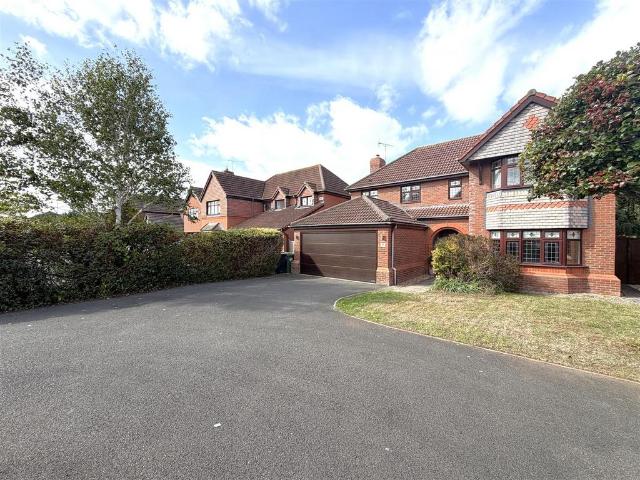 House for sale in Warwick Gates, Warwick