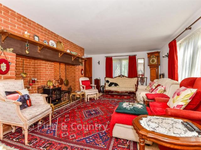 House for sale in Southborough, Sandown Park