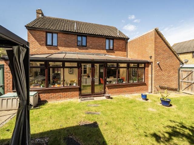 House for sale in Hampton, Greater London