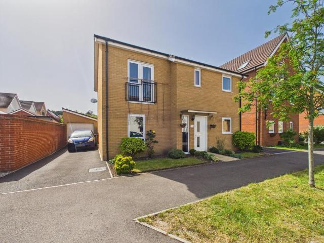 House for sale in Easthampstead, Bracknell