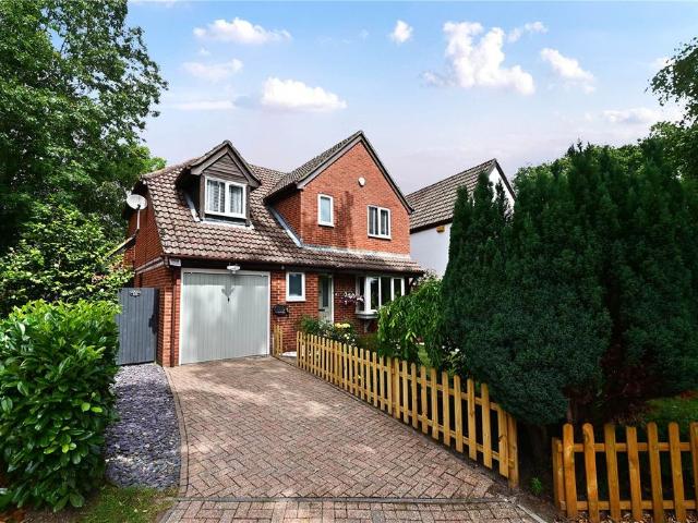 House for sale in Fleet, Hart