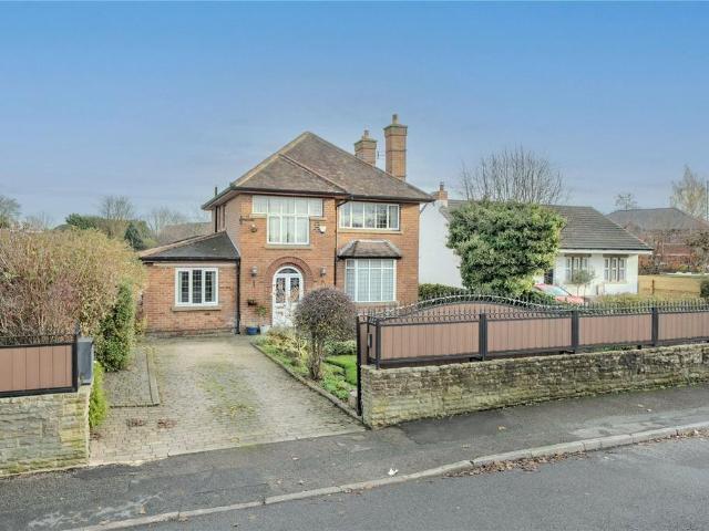 House for sale in Gildersome, West Yorkshire