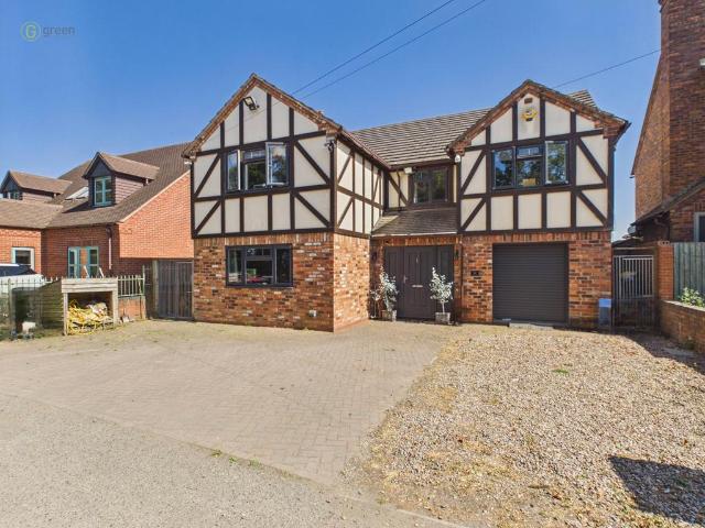 House for sale in Gun Hill, Warwickshire