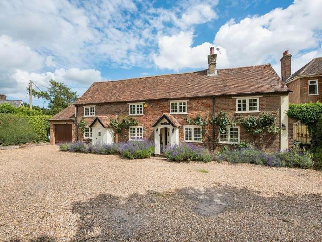House for sale in Wigginton, Pouchen End