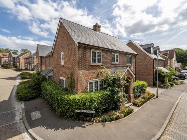 House for sale in Binfield