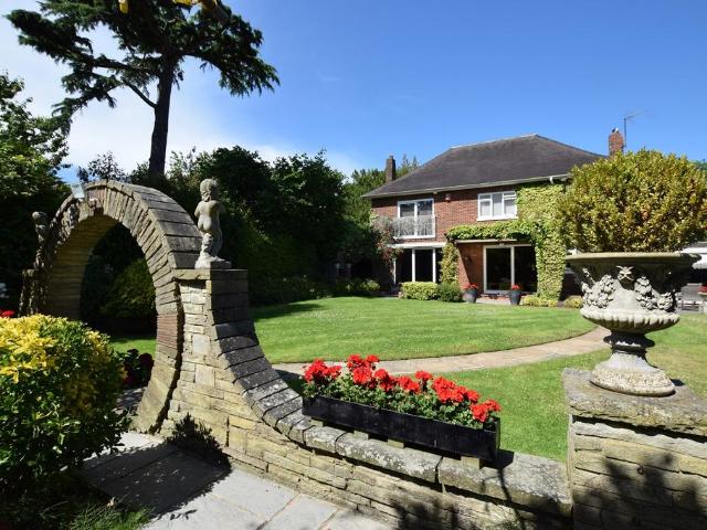 House for sale in Southgate, Greater London
