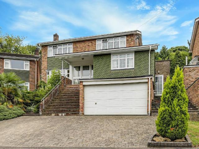 House for sale in Hillview, Surrey