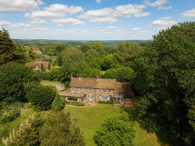 House for sale in Perryfields, West Sussex