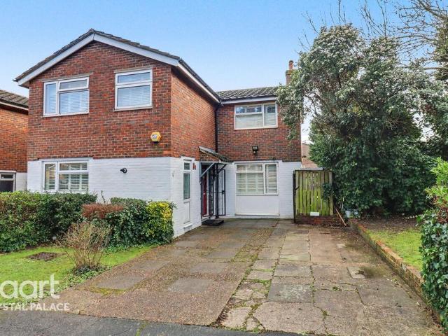 House for sale in London Borough of Croydon, Upper Norwood