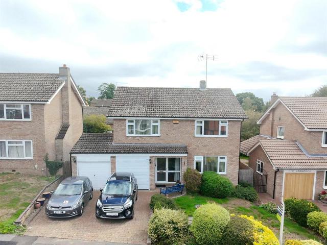 House for sale in Oundle, North Northamptonshire