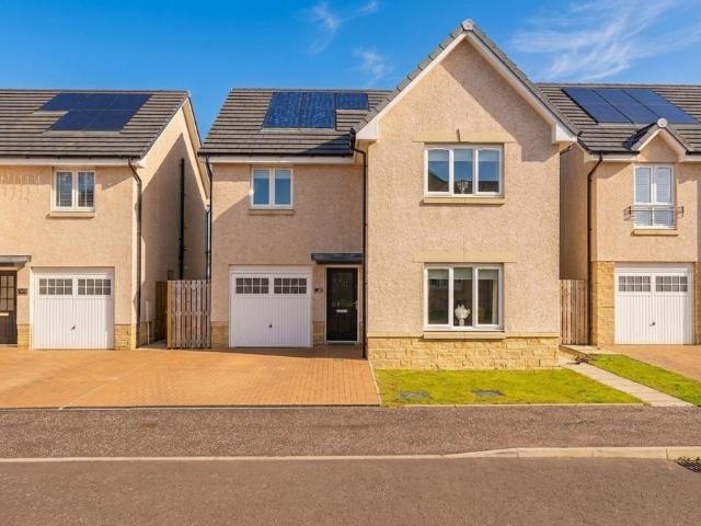 House for sale in Monarch's Way, West Calder