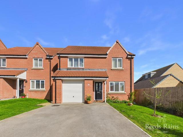 House for sale in East Ayton, North Yorkshire