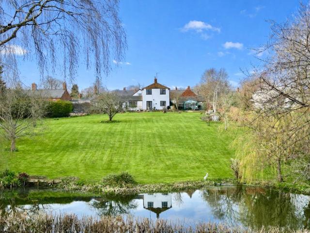 House for sale in Ravensthorpe, Northamptonshire