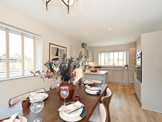 House for sale in Littlecote, West Sussex