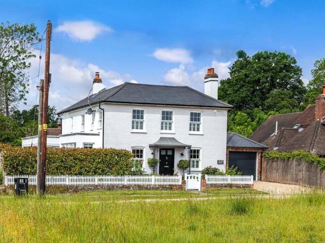 House for sale in Fole, Surrey