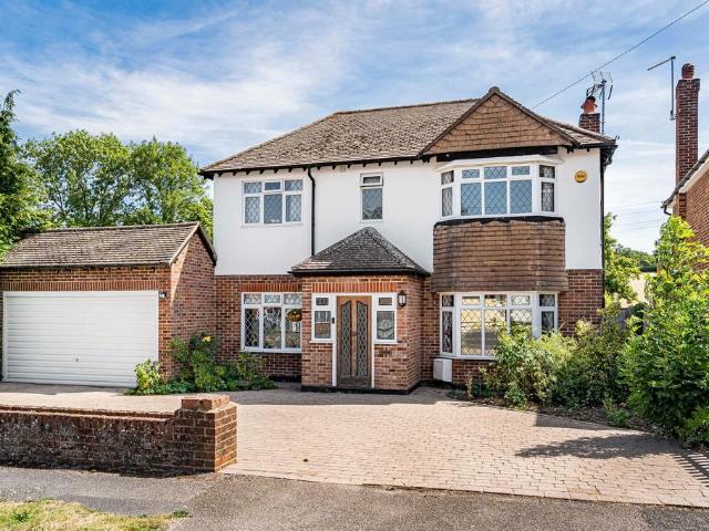 House for sale in Ashtead Park, Pachesham Park