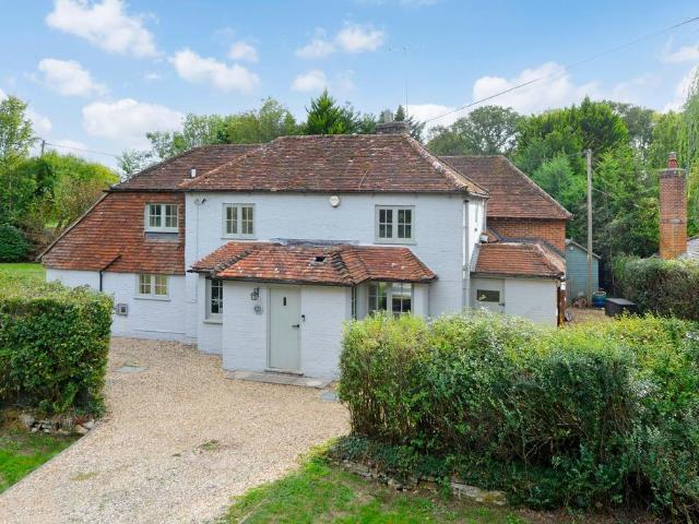 House for sale in Stroud Common, Waverley