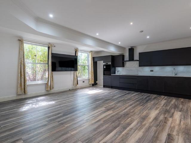 House for sale in Kings Farm, Hamerton