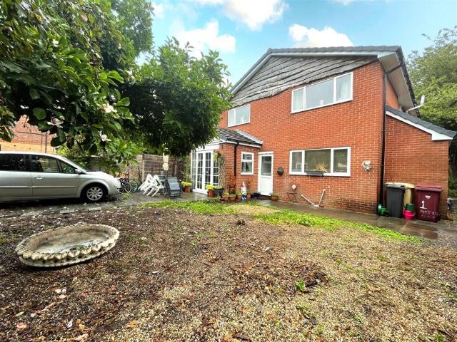 House for sale in Daisy Hill, Westhoughton