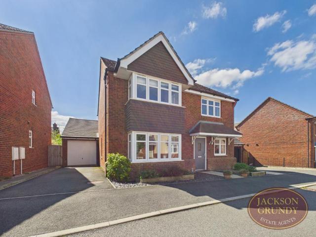 House for sale in Long Buckby, Northamptonshire