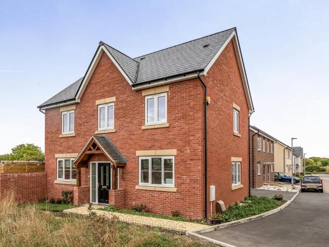 House for sale in Leigh Park, Westbury