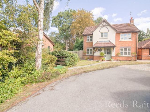 House for sale in Capenhurst, Cheshire