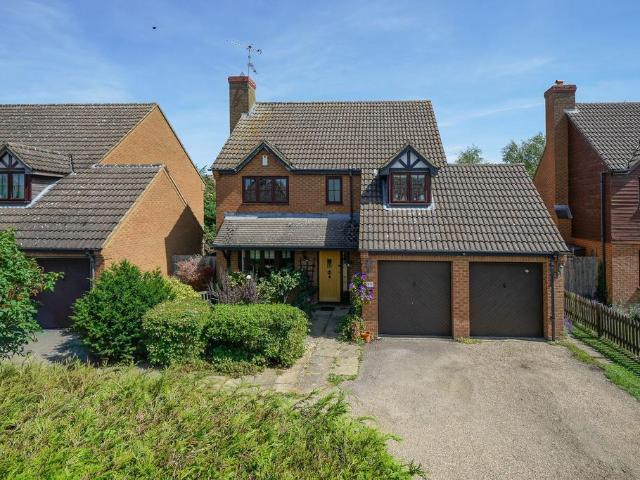 House for sale in Eaton Bray, Bedfordshire