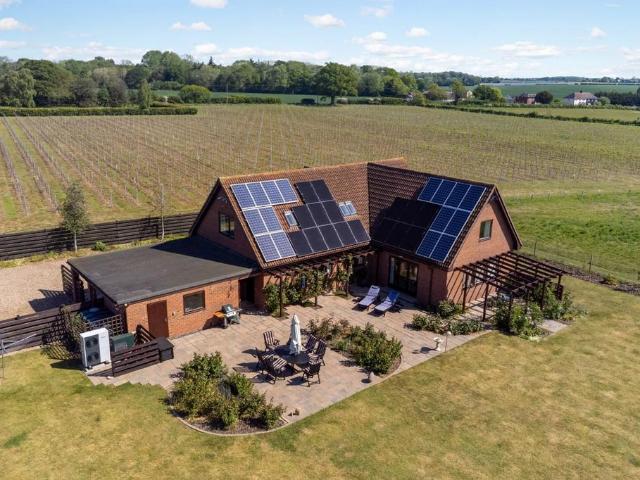House for sale in Dale Hill, Essex