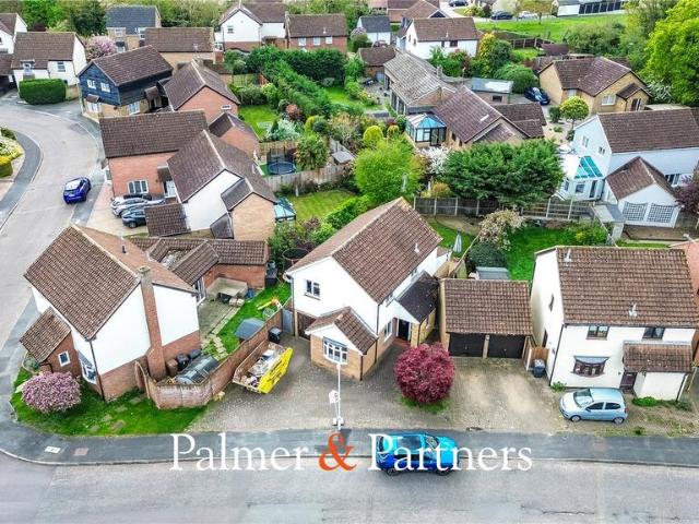 House for sale in Chancellor Park, Chelmsford