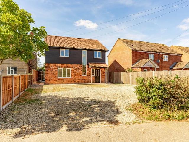House for sale in Crostwick, Norfolk