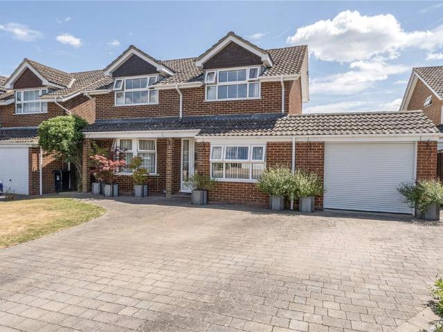 House for sale in Emmbrook, Wokingham