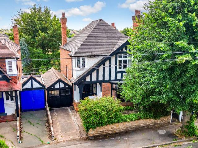 House for sale in Compton Acres, Barton In Fabis