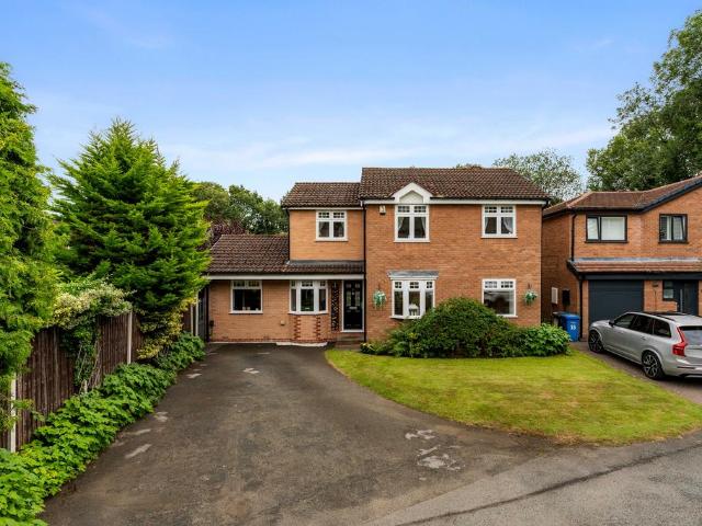 House for sale in Cinnamon Brow, Warrington