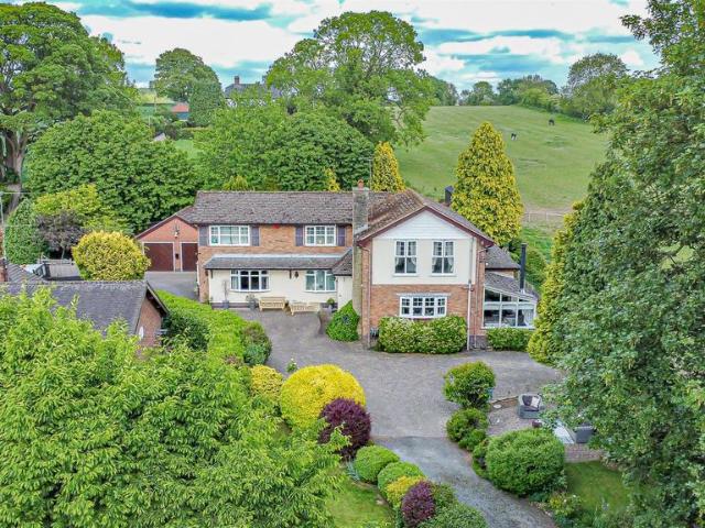 House for sale in Kingsley Moor, Staffordshire