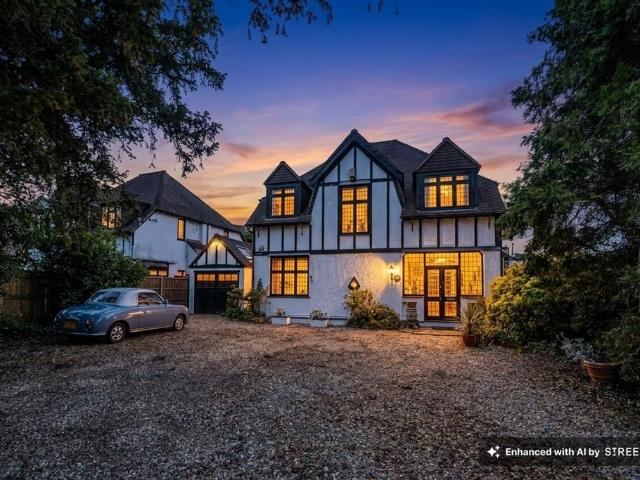 House for sale in London Borough of Croydon, Purley