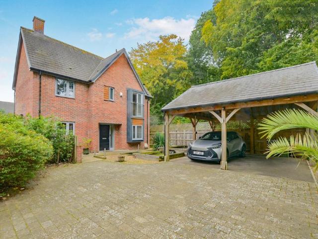 House for sale in Orchard Heights, Bridgefield
