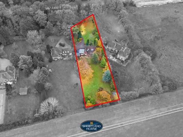 House for sale in Green Lane, Gibbet Hill