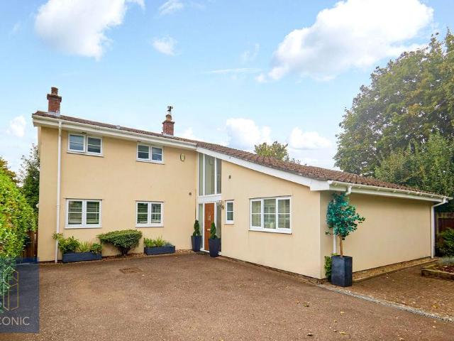 House for sale in Crostwick, Norfolk