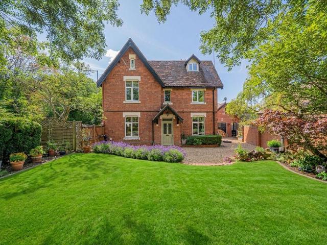 House for sale in Alderminster, Warwickshire