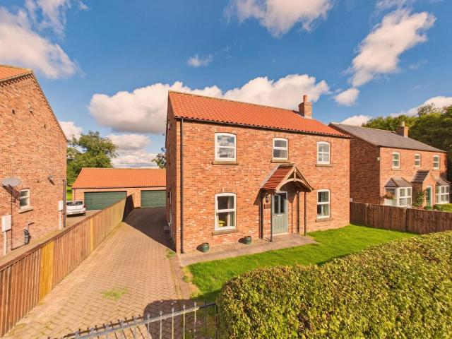 House for sale in Wharram Le Street, North Yorkshire