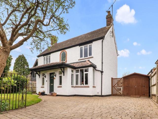 House for sale in Barton-le-clay, Isle Of Man