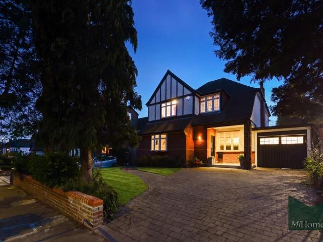 House for sale in Southgate, Greater London