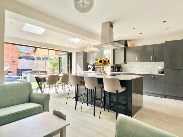 House for sale in Wheatpieces, Pamington